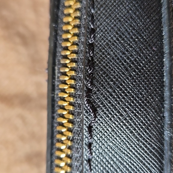 Michael Kors Jetset Crossbody - Picture 5 of 13